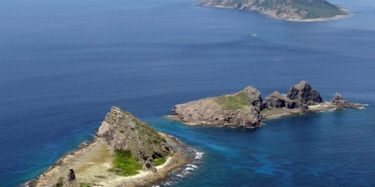 Ilhas Uotsuri, Minamikojima e Kitakojima, conhecidas como Senkaku no Japão e Diaoyu na China . 09/2012 REUTERS/Kyodo/Foto de arquivo
