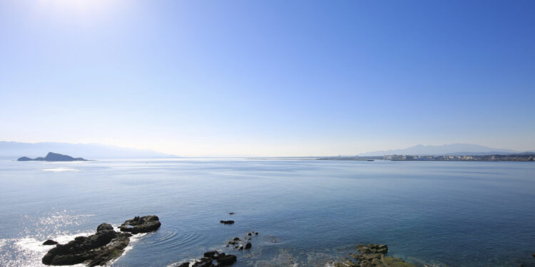 Mar na província de Kagoshima. / Adobe Stock 2021.