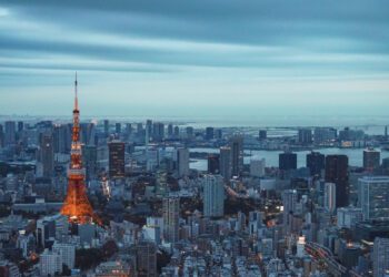 Capital japonesa bateu recorde de casos diários, com mais de 3 mil infectados. Foto: Louie Martinez - Unsplash.