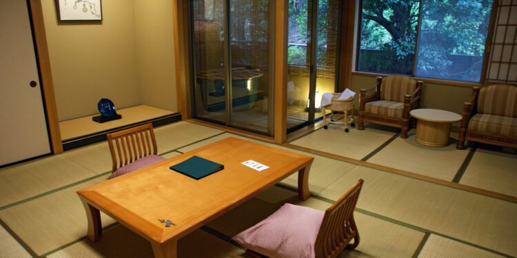 Quarto de um hotel tradicional no Japão (imagem ilustrativa). Reprodução/Wikipedia.
