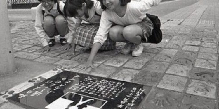 Imagem do evento das cápsulas do tempo há 31 anos. Reprodução/ Câmara Júrior de Kawagoe.