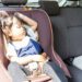 O esquecimento de crianças no carro é muito perigoso durante o verão. Reprodução/Fuji TV.