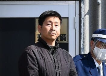 Junya Okuno quando foi detido. Reprodução/Friday.