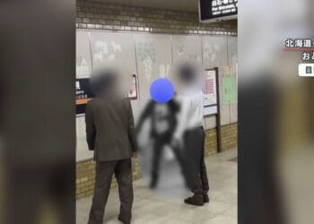 Homem estava nervoso quando desembarcou. Reprodução / FNN.