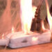 Extensores de tomadas podem pegar fogo por abuso de energia ou cabos tortos. Reprodução / NITE-FNN.