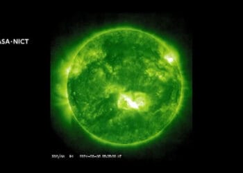 Manchas no sol registradas pela Nasa e que indicam a atividade. Reprodução / FNN.