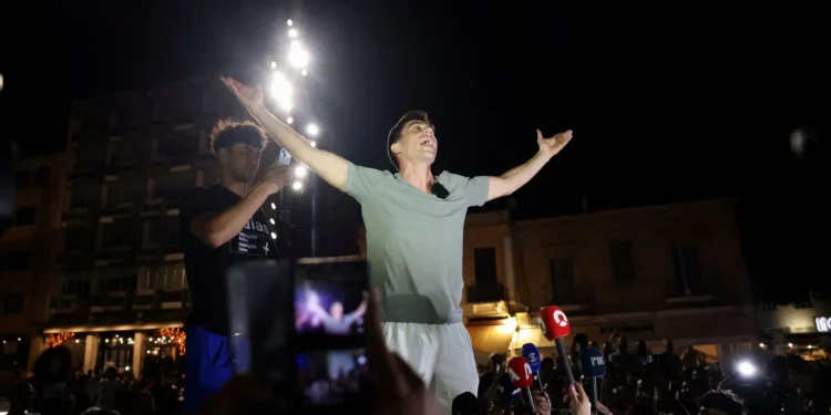 Fidias Panayiotou se tornou deputado independente do Parlamento Europeu. Reprodução / BBC News.