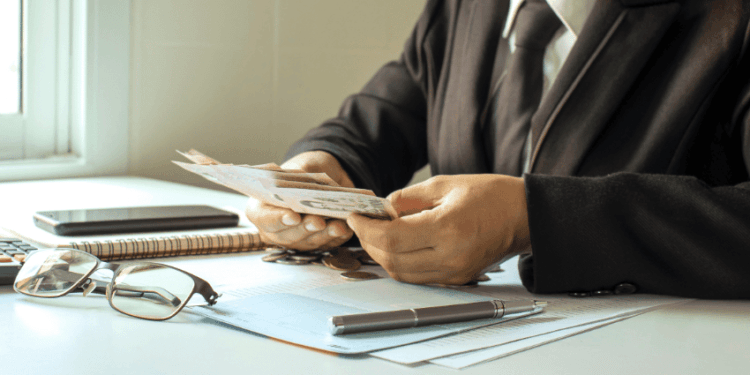 Sindicatos Trabalhistas da Toyota e Nissan Iniciam Negociações por Aumento Salarial para 2025 - ThingsOut #image_title