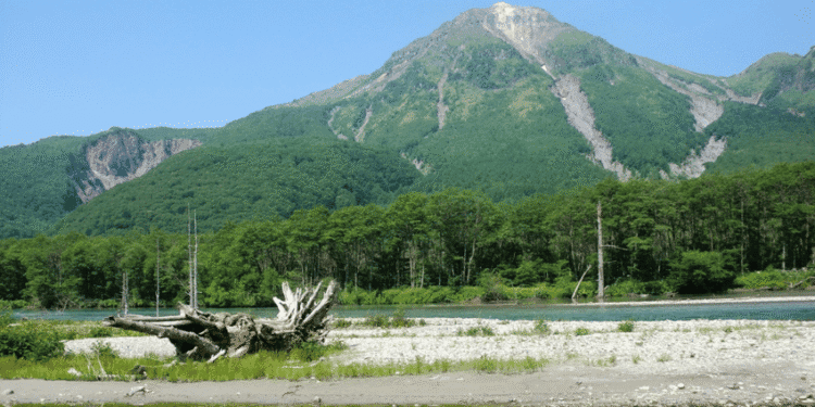 Japão mantém alerta vulcânico nível 2 para o monte Yake na divisa entre Gifu e Nagano - ThingsOut #image_title