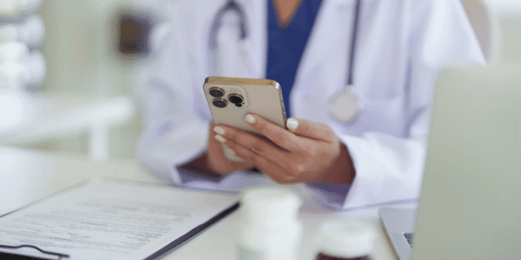 Pesquisa revela alto índice de erros em conselhos médicos dados por IA - ThingsOut #image_title